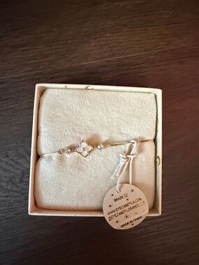 Delicate White Flower Gold Bracelet - Women Jewelry